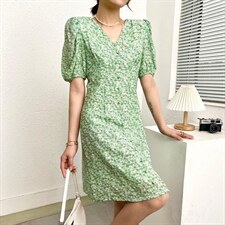 现货夏季新款小碎花连衣裙，女装连衣裙，序儿