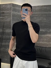 黑色