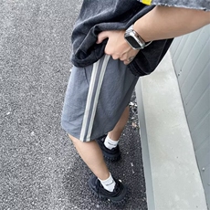 灰色