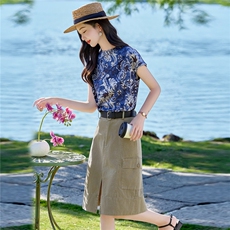 2026年夏季法式印花短袖宽松显瘦遮肉T恤两件套印花套装，女装套装/套裙，布依丽人