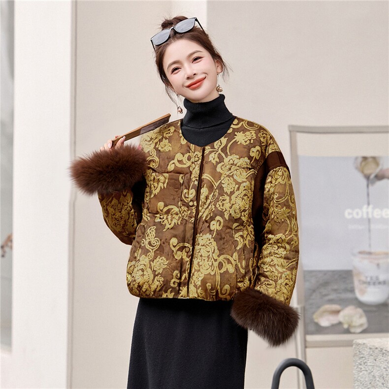 现货，现货，2025年冬季短款羽绒真狐狸毛气质潮新款羽绒服,女装羽绒服,艾仟回(原伊仟回)