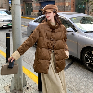 加厚新中式纯色翻袖短款宽松羽绒服女图片