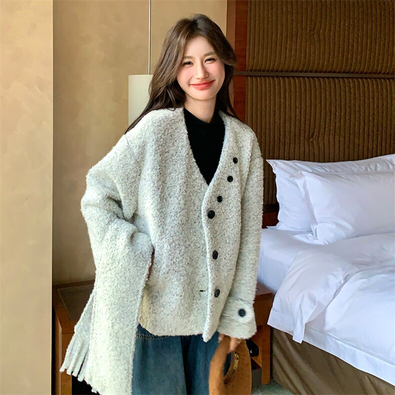 韩系浅灰色配围巾v领毛呢外套女秋冬2025新款设计减龄时髦厚大衣,女装毛呢外套,纯色衣恋
