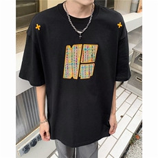 黑色