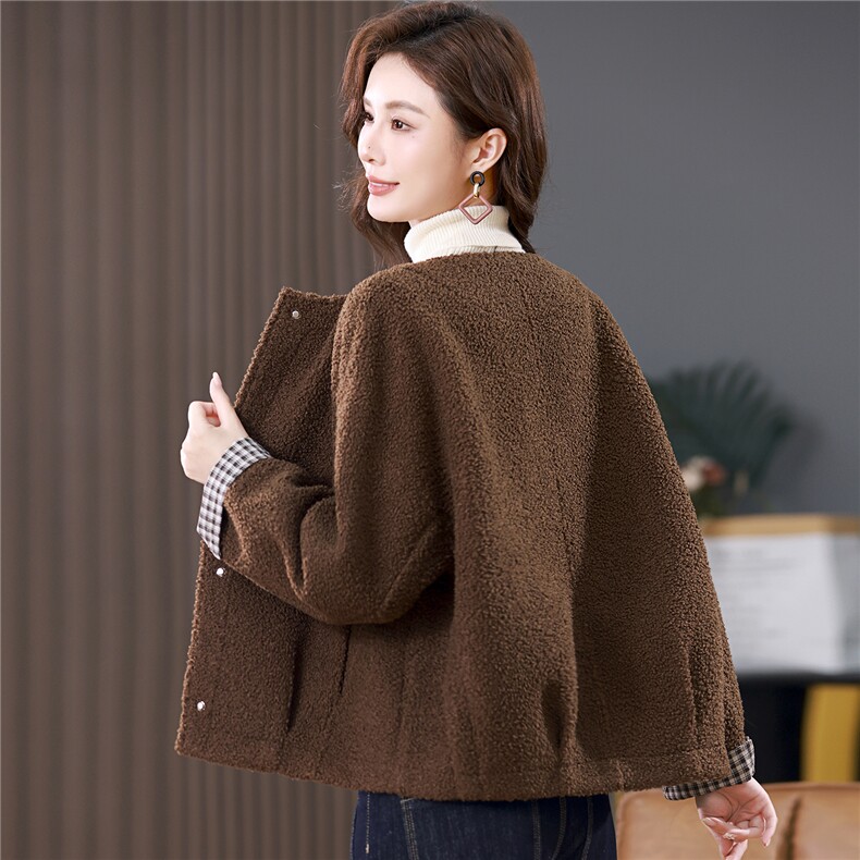 2025冬季时尚简约大方气质优雅显瘦休闲百搭潮流皮毛一体外套，女装羊羔毛/颗粒绒，独衣靓