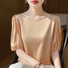 2025春夏中袖上衣女气质泡泡袖钻石方领打底短袖上衣潮，女装蕾丝衫/雪纺衫，朝贺羊绒