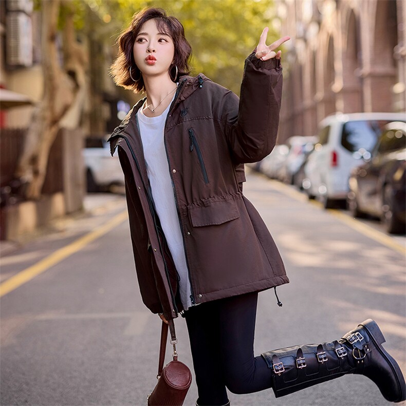 现货2024冬装新款时尚简约气质加绒派克服收腰连帽外套,女装短外套,依万里
