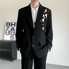 黑色