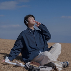 藏青色