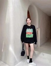 现货小牛印花卫衣，女装卫衣/绒衫，魅力布梵