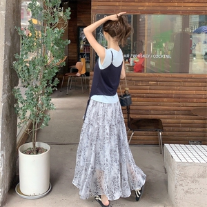 韩系穿搭一整套女2025夏季新款设计感小众吊带T恤半身裙三件套装图片