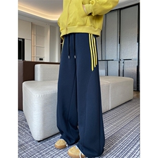 藏青色
