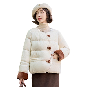 2024冬季新款高级感立体花朵扣丝绒羽绒服女短款钉珠白鸭绒外套潮图片