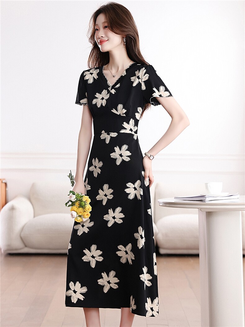 大码胖mm法式V领碎花黑色连衣裙女夏季新款收腰显瘦短袖a字长裙子,女装连衣裙,艾米