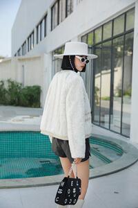 （现货）冬季新品～小香风仿兔毛外套图片