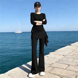 设计感时尚套装女春季新款收腰显瘦圆领长袖假两件修身长裤两件套图片