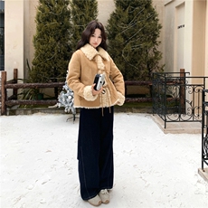 卡其色软糯羊羔毛外套女2025冬季日系蝴蝶结绑带皮毛一体保暖上衣，女装皮草，2B218