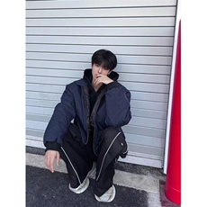 藏青色