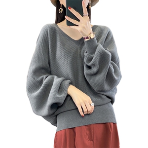秋冬季100羊毛衫女V领套头宽松时尚洋气毛衣纯色针织蝙蝠衫图片