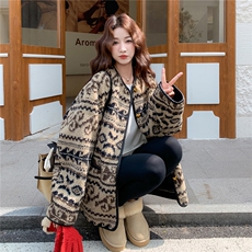费尔岛复古羊羔毛外套女冬加厚保暖宽松短外套，女装短外套，2C209