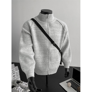 现货高品质男士针织开衫毛衣A367MK29P70,白色貂毛衣服怎么搭配围巾图片