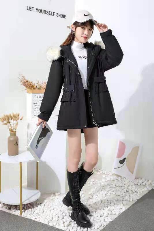 新款羽绒服现货，女装羽绒服，尚言