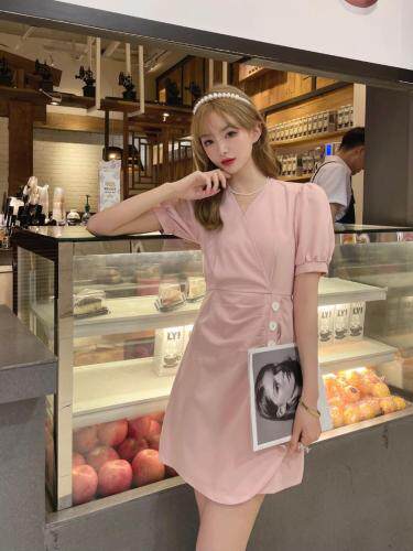 夏季新款韩系甜美褶皱不规则连衣裙v领短袖高腰A字短裙，女装连衣裙，香水之恋