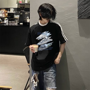 抖音得物高品质二开240克宽松纯棉美式潮牌三条杠织带短袖T恤图片