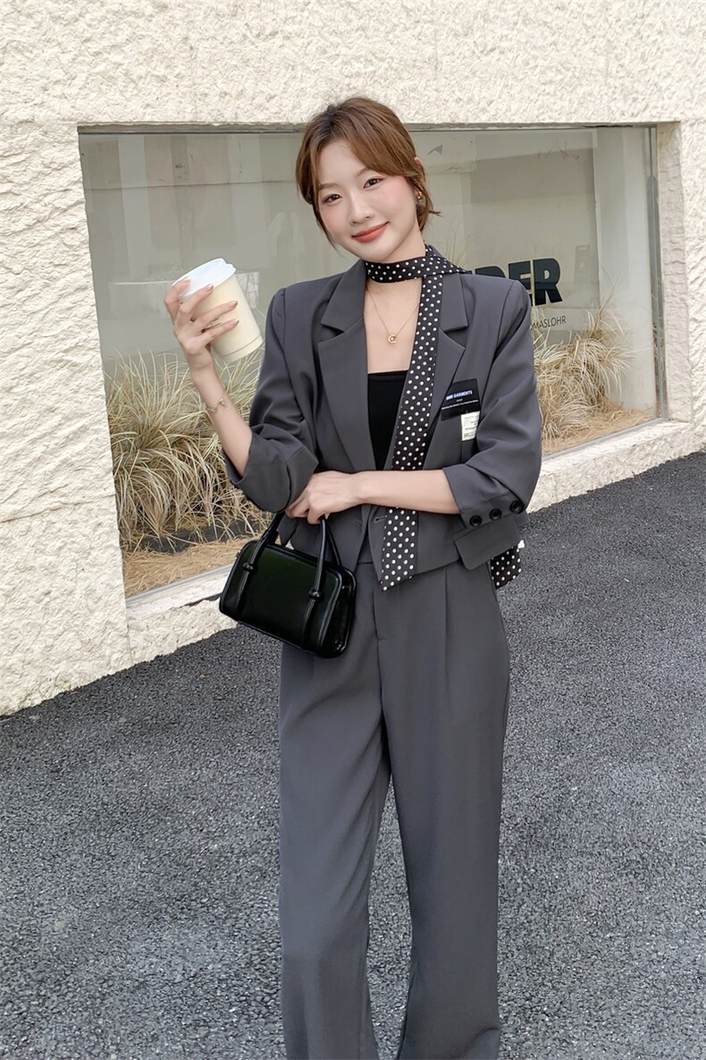 新品高级灰休闲套装送丝巾2C2368015P175K238,女装套装/套裙,2C236