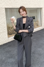 新品高级灰休闲套装送丝巾2C2368015P175K238，女装套装/套裙，2C236