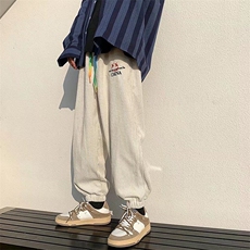 米白色