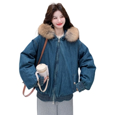 现货复古气质连帽牛仔羽绒服女配狐狸毛可拆卸保暖外套中长款，女装羽绒服，2C159