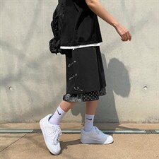 黑色