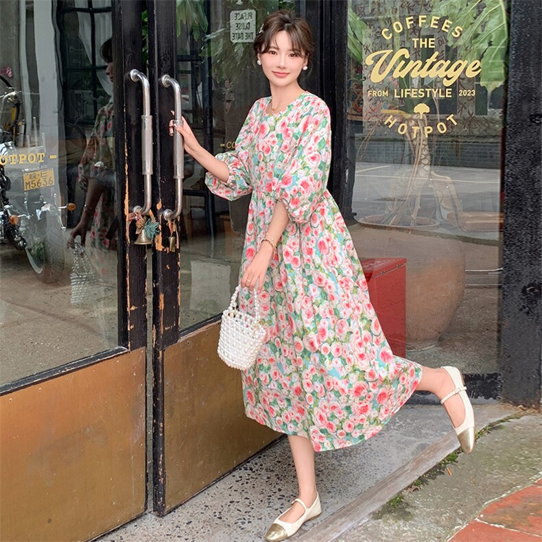 多巴胺粉色碎花连衣裙2025新款女夏森系甜美宽松遮肚显瘦法式长裙,女装连衣裙,天使之佳话