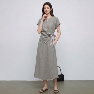 韩系灰色时尚气质套装裙女夏季新款蝴蝶结设计短袖半身长裙两件套图片 韩系灰色时尚气质套装裙女夏季新款蝴蝶结设计短袖半身长裙两件套图片