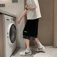 黑色
