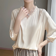 2025夏季新款V领缎面气质钩花蕾丝短袖女士宽松显瘦七分袖上衣T恤，女装T恤，暖习羊绒