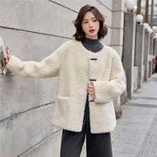 2025年冬季新款现货皮毛一体休闲时尚潮流保暖外套，女装皮草，臻衣坊