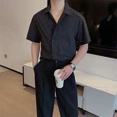 黑色
