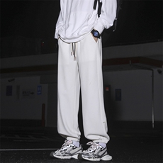 米白色