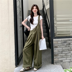 军绿色