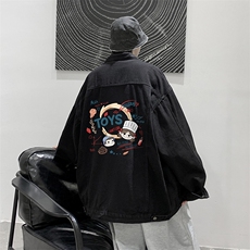 黑色