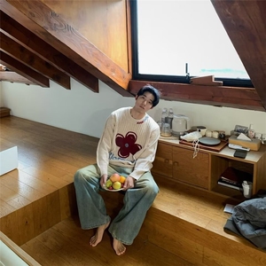 韩系卡通刺绣图案彩点毛衣女2026春秋情侣百搭软糯针织衫短款上衣图片
