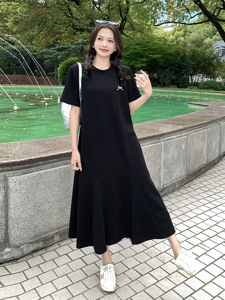 夏季宽松显瘦黑色针织连衣裙时尚百搭中长款裙子,女装连衣裙,鑫慧