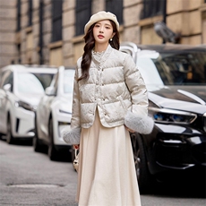 银白色