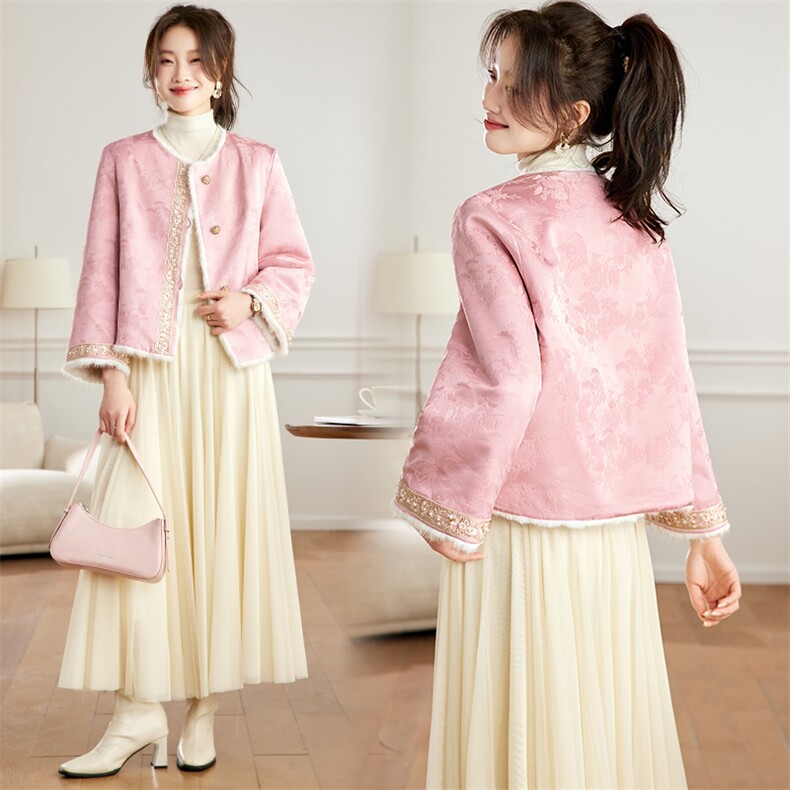 现货~2025年冬季双面穿皮毛一体guo风镶砖提花侧插口袋加厚外套，女装羊羔毛/颗粒绒，新依时派