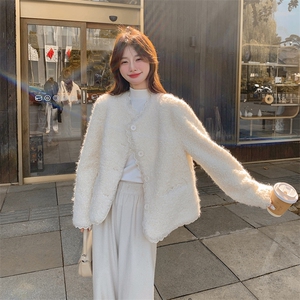 韩版减龄蕾丝边羊羔毛外套女2025年冬季新款显瘦加厚短款皮毛一体图片