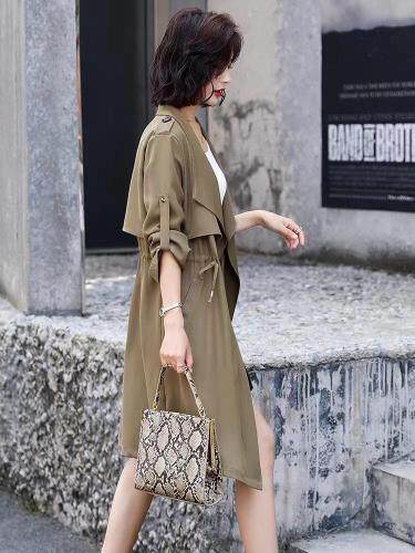 秋款风衣外套，女装风衣，吉之红