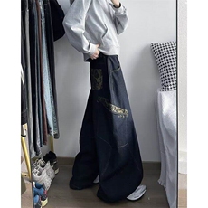 深蓝色