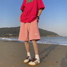 粉红色